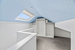 Attic Room- click for photo gallery